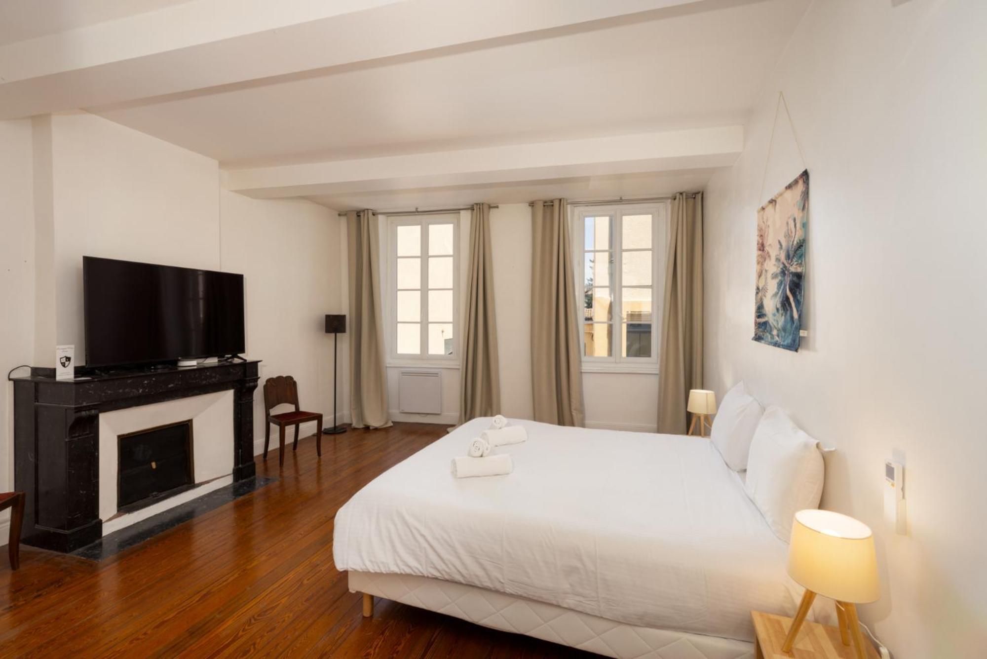 Le Grand Authentique Apartment Carcassonne Exterior photo
